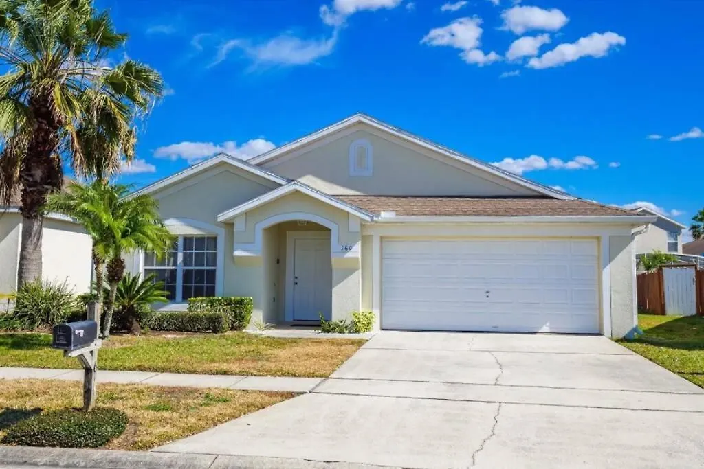 Spacious Vacation Home Near Disney W/ Private Pool- Perfect For Families! Davenport Holiday home