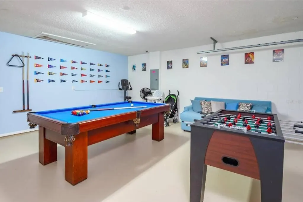 Spacious Vacation Home Near Disney W/ Private Pool- Perfect For Families! Davenport